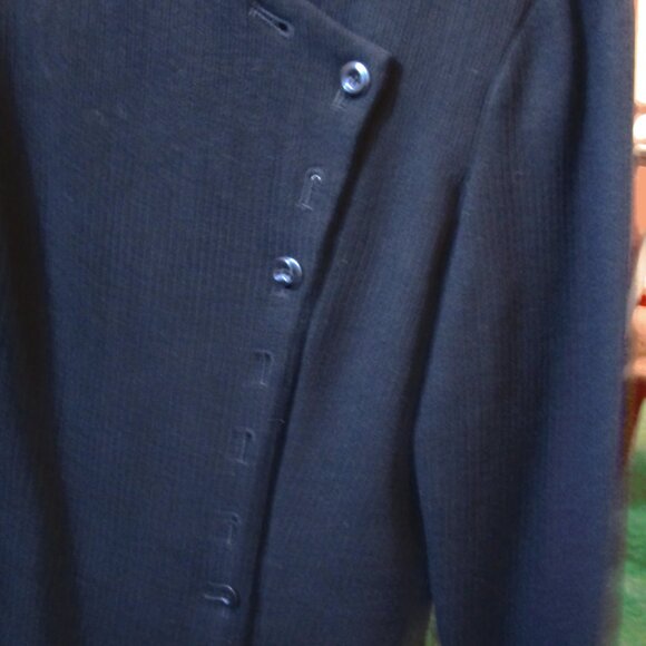 WOMEN'S BLACK TOP-BUTTONS ON THE SIDE-et VOUS-MEDIUM - Picture 5 of 12